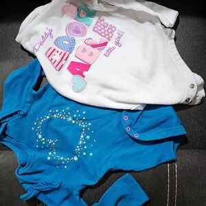 9-12m 2pc Girl long sleeve onesies Hearts